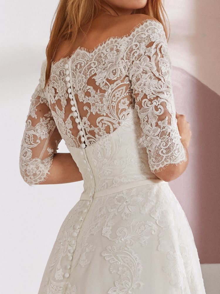 White One Bridal Ossa wedding dress in Dubai